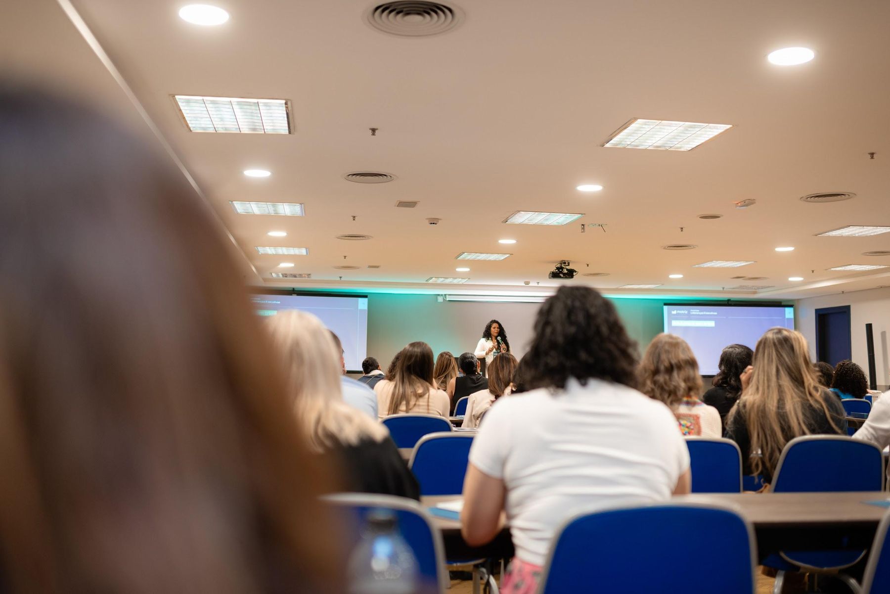 Auditório durante um programa de liderança da Be Executive